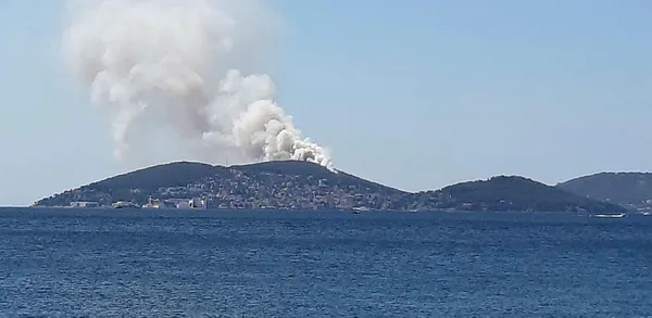 heybeliada-yangin-son-dakika-sonduruldu-mu-istanbul-adada-yangin-son-durum-nedir-1629544641425.jpg Heybeliada yangın son dakika söndürüldü mü? İstanbul adada yangın son durum nedir?-2