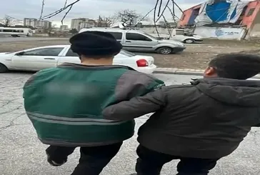 Yardım paralarını çaldı