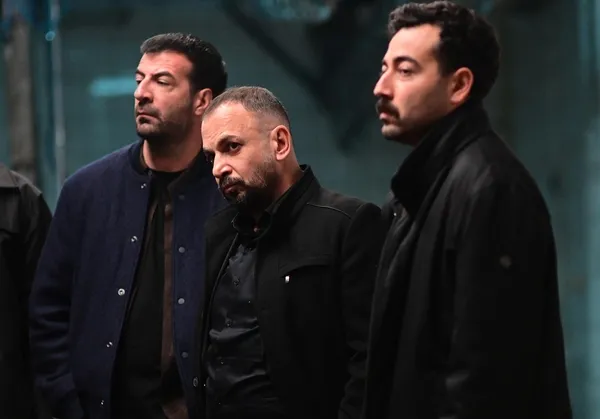 ben-bu-cihana-sigmazam-44-bolume-dair-ipuclari-aileyi-derinden-sarsan-gelismeler-1699257702669.jpg Ben Bu Cihana Sığmazam 44. bölüme dair ipuçları: Aileyi derinden sarsan gelişmeler!-4