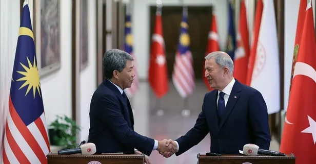 Bakan Akar Malezyalı mevkidaşı Hasan ile görüştü!