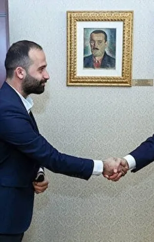 Taciz ve tecavüz derken şimdi de şantajcıya kol kanat gerdi! CHP'de skandallar bitmek bilmiyor! "Müstehcen görüntülerin var"