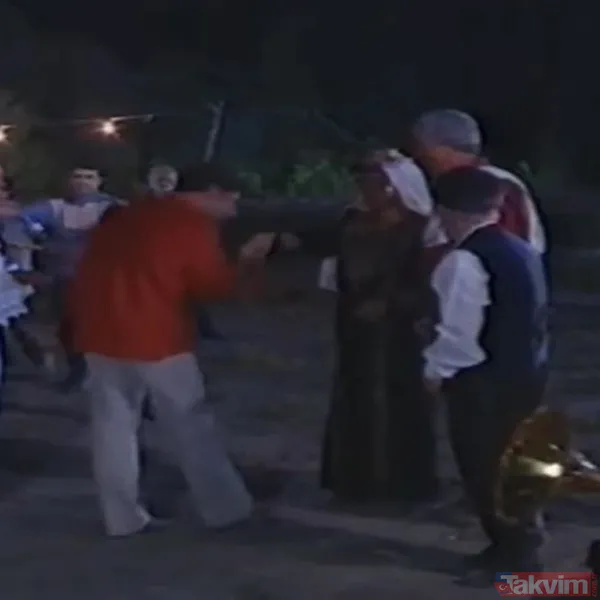 15 yıl önce evlenen Bergüzar Korel’i duygulandıran fotoğraf! Halit Ergenç kayınpederi ve kayınvalidesiyle aynı dizide... - 9