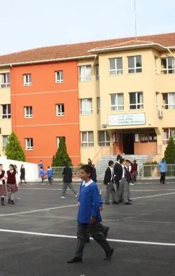 Bakan açıkladı: 17 Nisan'da okullar tatil