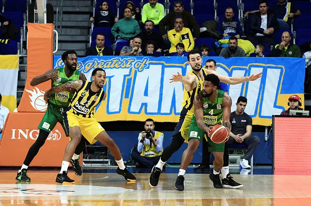 Fenerbahçe potada zor da olsa güldü