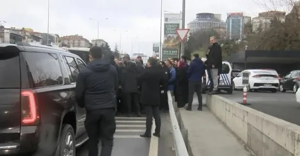 Başkan Erdoğan'a sevgi seli! Üsküdar'da makam aracını durdurup sohbet etti