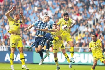 Savunmaya tam not! Puan kaybına rağmen Fenerbahçe zirveyi Galatasaray'dan aldı
