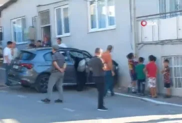 Otobüse çarpmamak için eve daldı