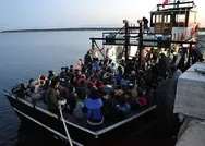 Son dakika: Çanakkale açıklarında 144 sığınmacı yakalandı