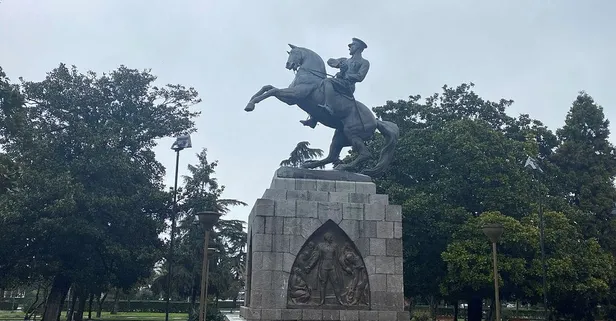 Son dakika: Samsun'da Atatürk Anıtı'na saldıran iki kişiye 9'ar yıl hapis istemi!