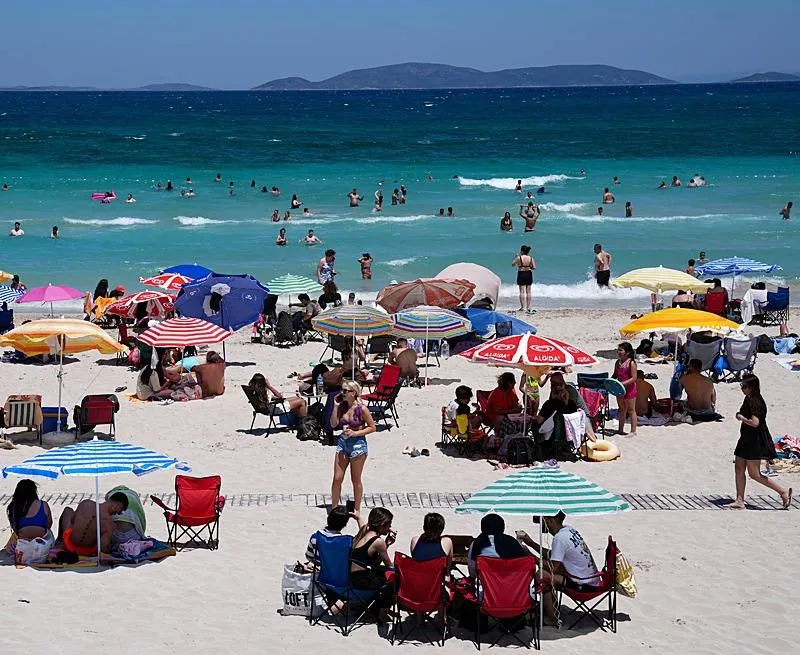 Muğla’da 6 kilometrelik tatil kuyruğu! 3 günde 500 bin araç giriş yaptı: Turistik tesislerde doluluk oranı yüzde 100'e ulaştı-8