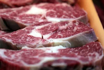 Kesilen kurban eti yıkanır mı, yıkanmaz mı? Bayramda yeni kesilen kurban eti nasıl saklanır, poşetlenir mi?