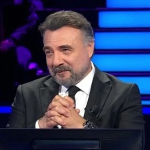Başrollerinde Kadir İnanır ve Türkan Şoray’ın yer aldığı hangi adda bir Yeşilçam filmi yoktur?