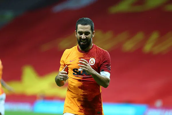 1604645584370.jpg Galatasaray'da müthiş tasarruf planı! Milyonlarca lira kasada kalacak-2