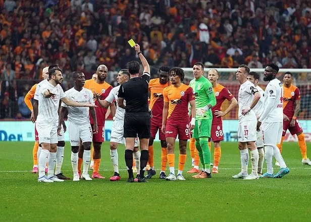 galatasaray-evinde-maglup-galatasaray-2-3-sivasspor-mac-sonucu-ozet-1651433981726.jpeg