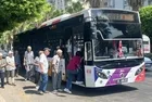 Adana’da 45 dereceyi bulan bunaltıcı sıcaklarda toplu taşıma klimaları açılmıyor, vatandaşlar isyanda!