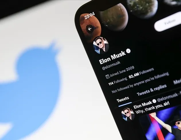 Elon Musk Twitter’ı satın aldı