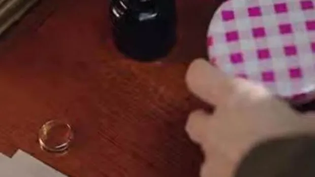 Masumlar Apartmanı Naci gerçekten evli mi karısını kim oynuyor? Pervin Bağdat Masumlar Apartmanı Naci'nin eşi kim?-2