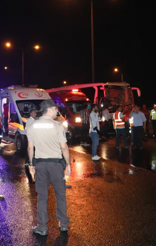 Adana'da korkunç kaza! Çok sayıda yaralı var