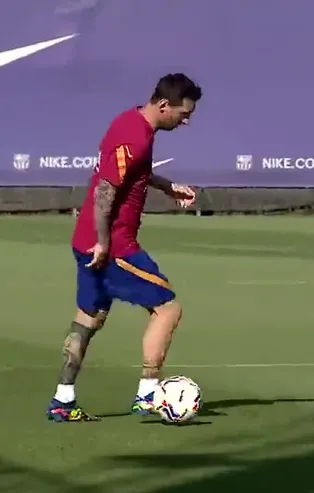 Lionel Messi Barcelona ile idmanlara çıktı