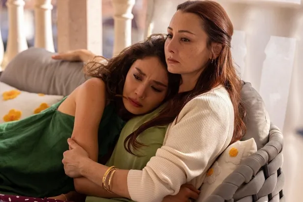 safir-5-bolum-atv-canli-izle-2-ekim-2023-pazartesi-safir-dizisi-atv-youtube-canli-izle-yaman-ferayenin-kinasin-1696266680919.jpg ATV, Youtube, Özet... Safir 5. bölüm tekrarı! Safir 5. bölümde neler oldu?-2