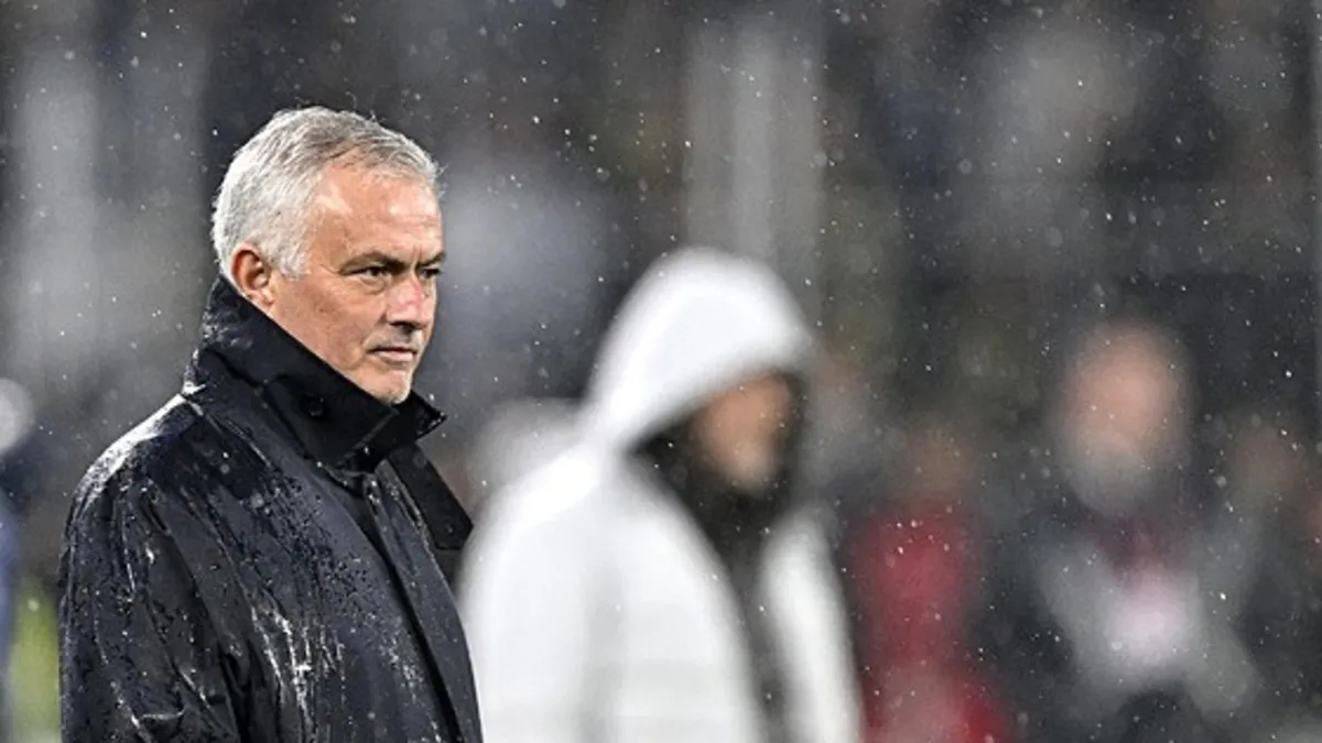 Aynı ciddiyetle devam! Portekizli hoca Jose Mourinho oyuncularına gevşemeyi yasakladı