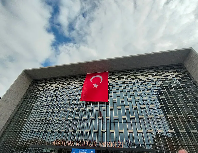 CHP’li İlgezdi’den yeni AKM ile ilgili komik iddia