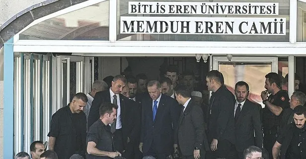 Başkan Erdoğan Bitlis'te! Cuma namazını Memduh Eren Camisi'nde kıldı