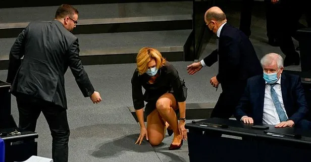 Almanya Federal Tarım Bakanı Meclis’te basamağa takılıp yere düştü