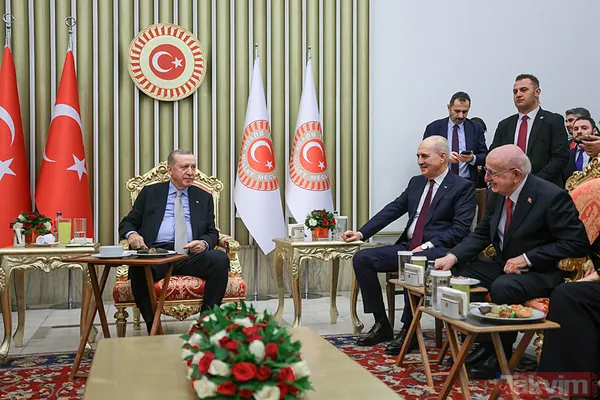 TBMM'de renkli anlar! Önce açılış sonra resepsiyon... Başkan Erdoğan'dan "biriz beraberiz" mesajı: Tek tek tokalaştı - 27