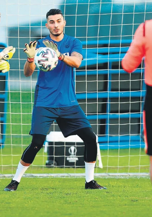 galatasarayda-muslera-hedef-tahtasinda-hem-dusuk-performansina-ve-hem-de-yuksek-maliyetine-ile-taraftar-isyan-1651785741252.jpeg Galatasaray'da Muslera hedef tahtasında! Hem düşük performansına ve hem de yüksek maliyetine ile taraftar isyan ediyor-4