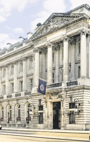 Türk hamamına giden İngiliz erkekler olay çıkarttı! "Hamam kapansın"