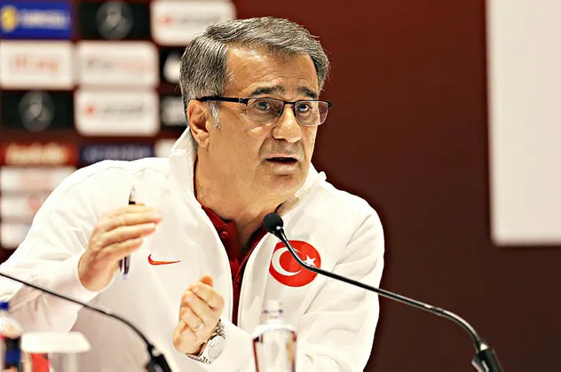Şenol Güneş'ten yabancı sınırı açıklaması