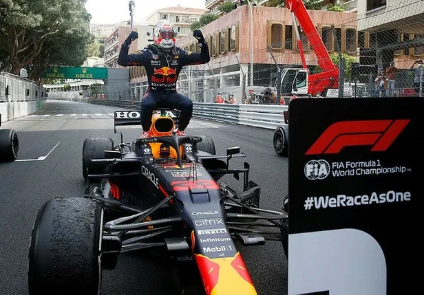 f1-monako-grand-prixsinde-yarisi-max-verstappen-kazandi-1621787090268.jpeg