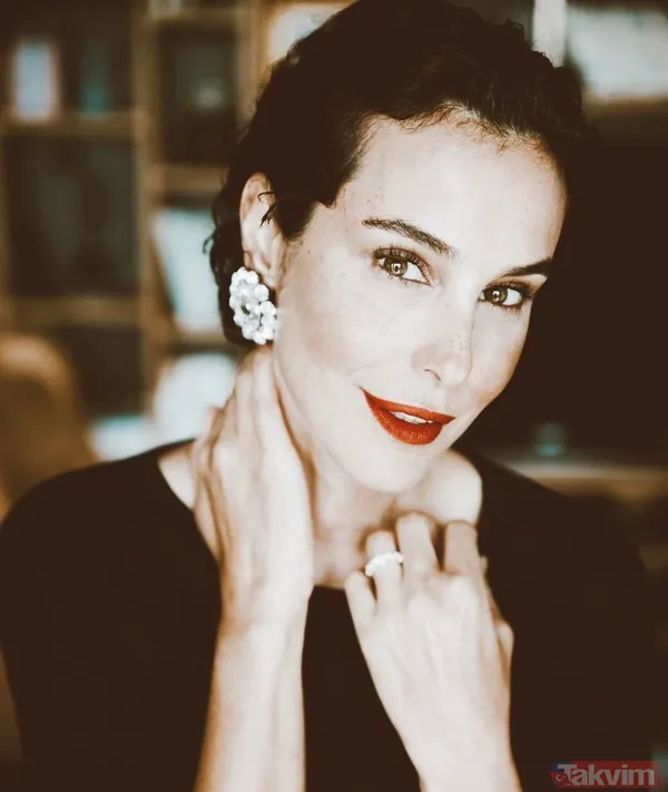 3 çocuk annesi Bergüzar Korel’den cesur paylaşım! Halit Ergenç’in eşi dekolteli beyaz mayosuyla şov yaptı: “Mankenleri aratmıyor” - 28