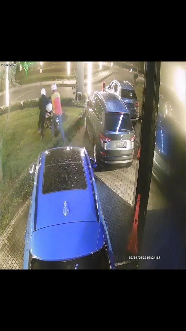 goruntuler-ortaya-cikti-fatih-terimin-motoru-boyle-calinmis-1651159545139.jpeg Görüntüler ortaya çıktı! Fatih Terim'in motoru böyle çalınmış-3