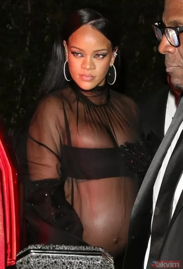 Rihanna hamile kaldığından beri giyinmiyor bu ne hal! Oscar'a tepeden tırnağa transparan! Açtıkça açıyor - 4