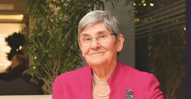 Canan Karatay ekmeğe taktı