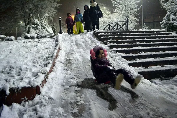 hava-durumu-meteorolojiden-o-illere-son-dakika-kar-yagisi-uyarisi-22-aralik-2020-sali-1608629018660.jpg HAVA DURUMU | Meteorolojiden o illere son dakika kar yağışı uyarısı! 22 Aralık 2020 Salı-5