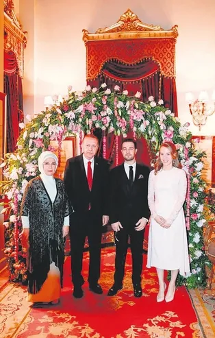 Yelda Demirören ile Haluk Kalyoncu nişanlandı | Yüzükleri Başkan Erdoğan taktı