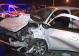 Kartal'da iki otomobil kafa kafaya çarpıştı: 8 ağır yaralı
