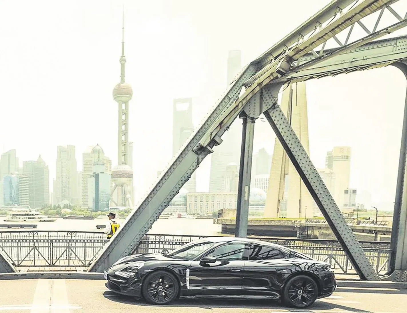 Taycan yola çıktı