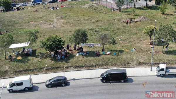 "Bu alanda kesim yasak" afişinin altında kaçak olarak kurban kesimi yaptılar - 6