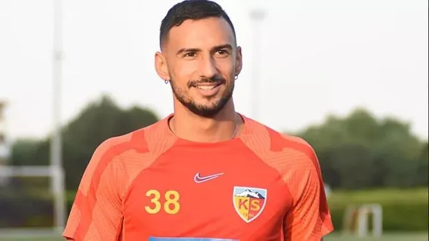 besiktas-ile-kayserispor-arasindaki-onur-bulut-krizi-buyuyor-1676939557863.jpeg Beşiktaş ile Kayserispor arasındaki Onur Bulut krizi büyüyor-3