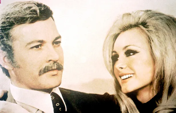 kartal-tibet-kimdir-kartal-tibet-kac-yasinda-neden-oldu-hangi-filmlerde-oynadi-yonettigi-filmler-1625205044345.jpg Kartal Tibet kimdir? Kartal Tibet kaç yaşında, neden öldü, hangi filmlerde oynadı? Yönettiği filmler...-4