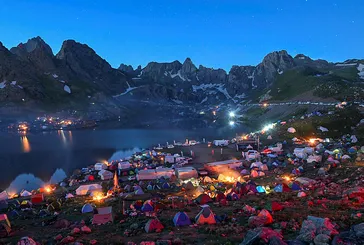 Yüksekova'daki festival Kandil'in kravatlı teröristlerini rahatsız etti! Geçmişte dağdan eğitim alan HDP İstanbul İl Başkanı Ferhat Encü: Rezilliğe bak