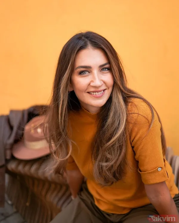 Ceren Benderlioğlu mini spor taytını giyip öyle hareketler yaptı ki! “Kaslı Ceren göreceğiz artık...” EDHO’nun Ömür Façalı’sıydı... - 3