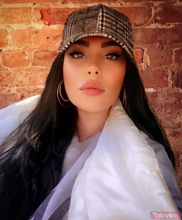 İkilinin minik kızı geçtiğimiz hafta dünyaya geldi. Tayfur, sosyal medya hesabından ailesiyle çekilen bir karesini yayınladı.