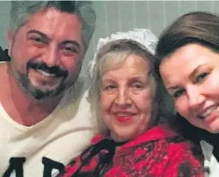 ‘Hasta olan annem’