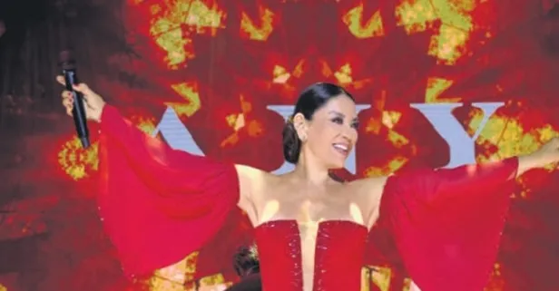 Ünlü şarkıcı Aşkın Nur Yengi'den hayranlarına unutulmaz gece!