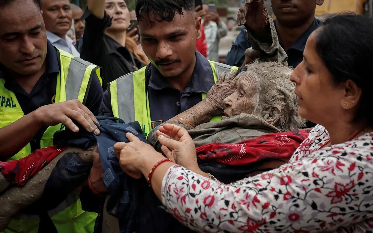 Nepal'de bilanço ağırlaşıyor! Tibet'te baraj patladı, kırmızı alarm verildi: "Yükseklere kaçın" uyarısı-5
